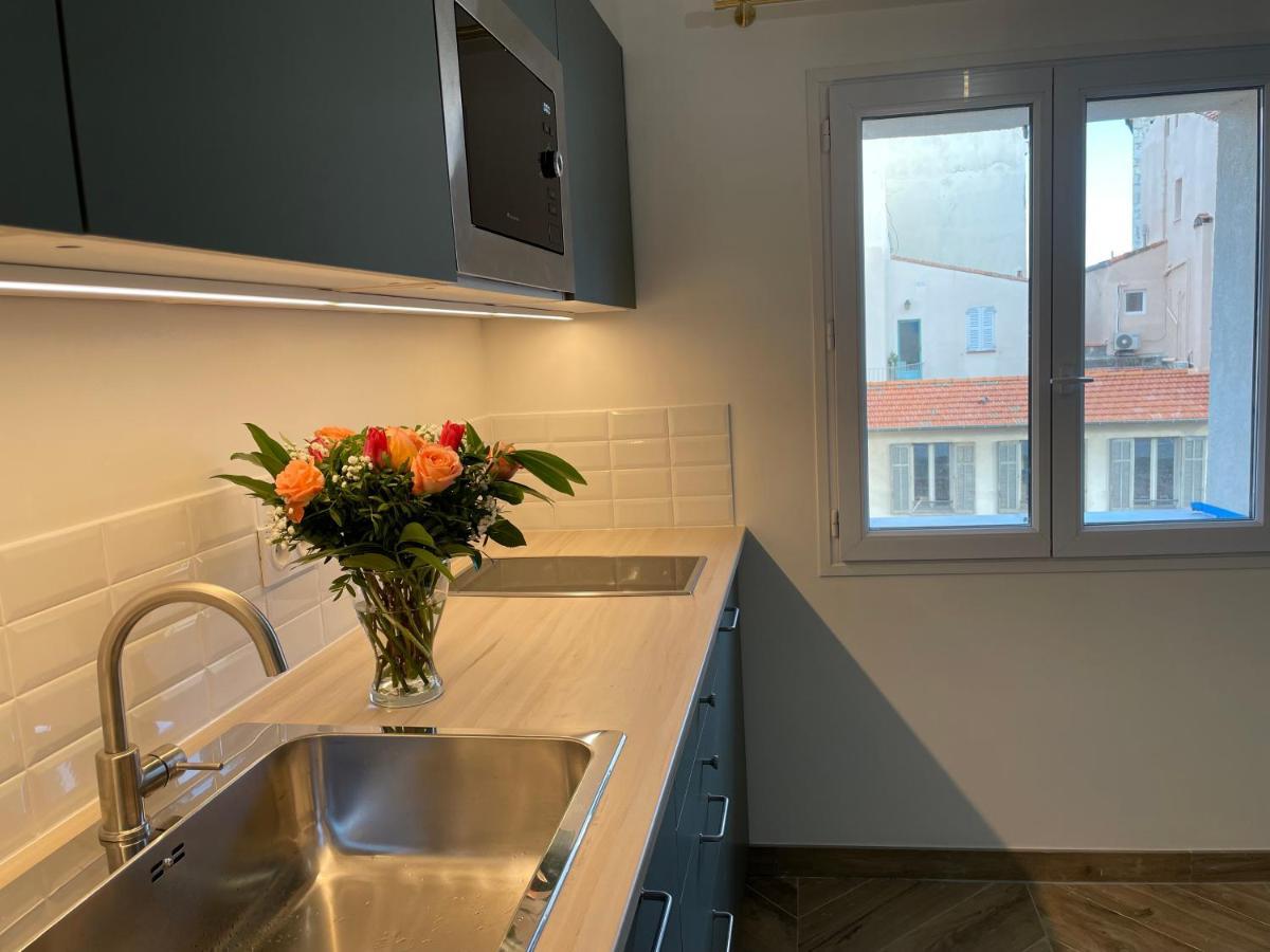 Nice Renting - Massena - Loft - Heart Of Vieil Antibes - The Market With Sea View Екстериор снимка